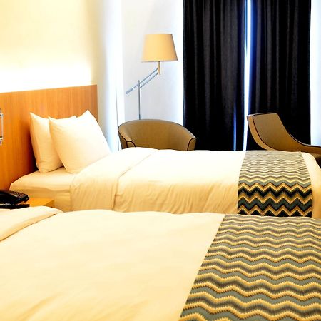 Louis Kienne Hotel Simpang Lima Semarang Exterior photo