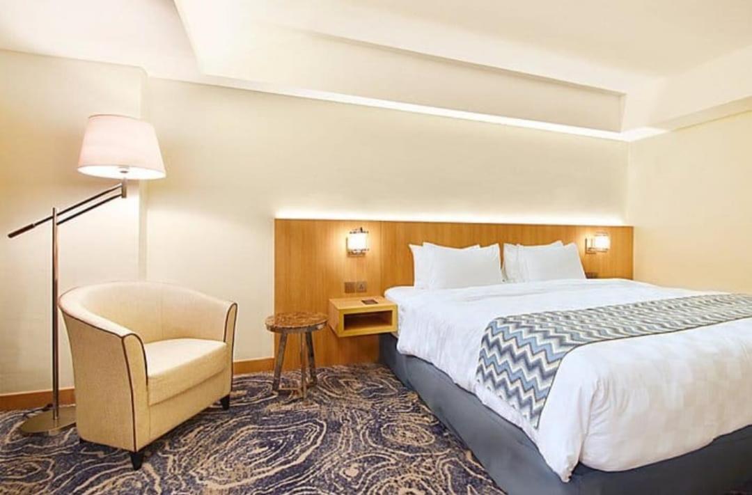 Louis Kienne Hotel Simpang Lima Semarang Exterior photo
