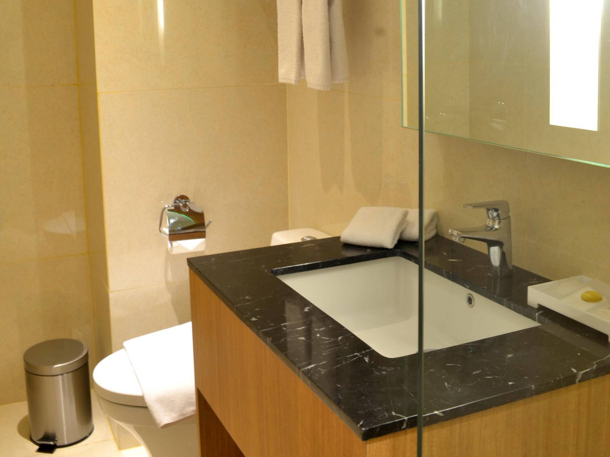 Louis Kienne Hotel Simpang Lima Semarang Exterior photo